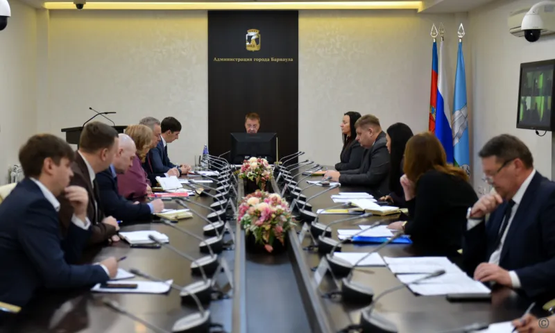 Штормовое предупреждение продолжает действовать в Барнауле