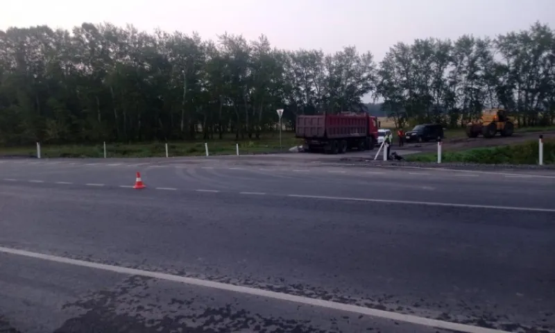 Жителей Алтайского края, ехавших из Ярового, госпитализировали в больницу после серьезного ДТП на трассе К-17Р 
