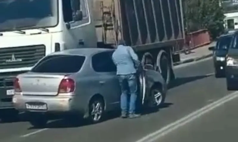 Небольшое ДТП произошло на одной из улиц Барнаула