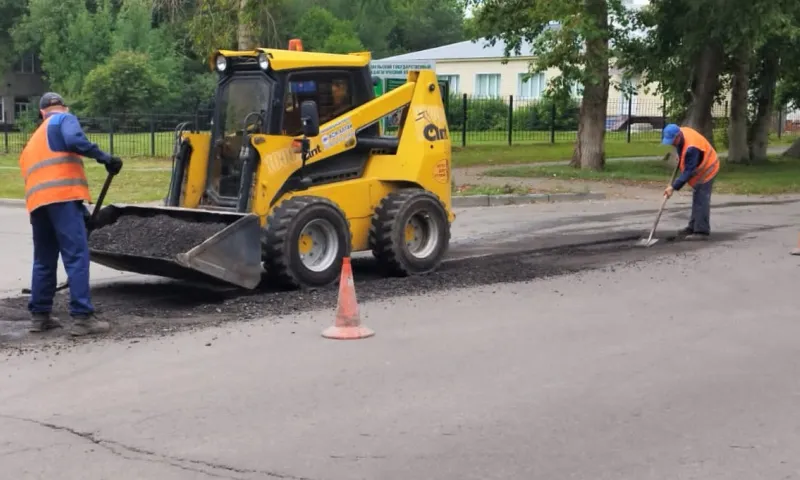 Более 33 тысяч квадратных метров дорог заасфальтировали в Барнауле