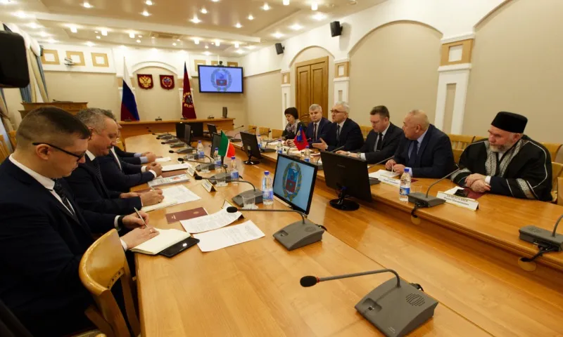 Правительство Алтайского края встретилось с официальной делегацией Республики Татарстан в Барнауле