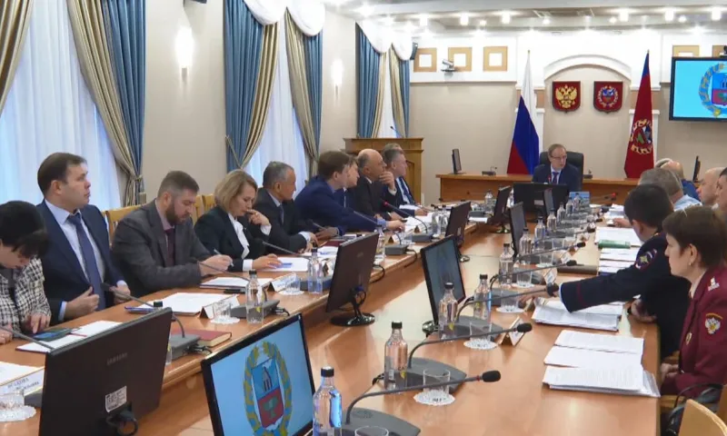 Губернатор Алтайского края провел заседание антинаркотической комиссии