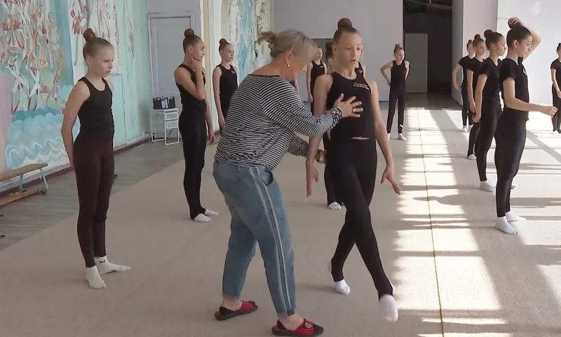 Спорт и танец в одном лице. Как в Алтайском крае развивается эстетическая гимнастика