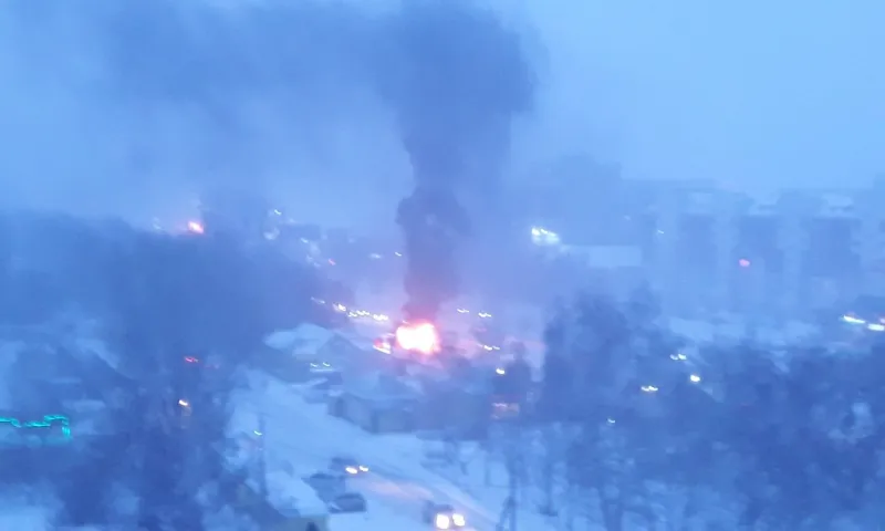 Очевидцы: автобус горит в Барнауле