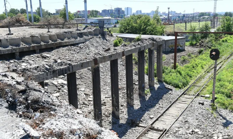 Демонтаж путепровода в Барнауле идет по плану