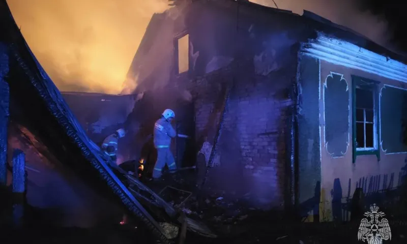 Женщина пострадала во время пожара в Рубцовском районе