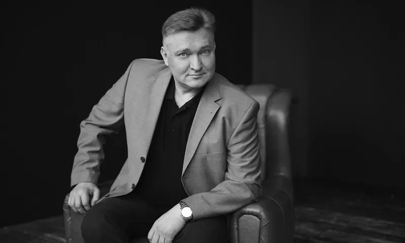 Умер известный алтайский тележурналист Владислав Сухачёв