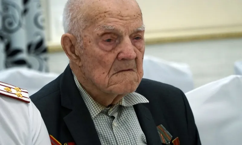 В Бийске в преддверии 9 мая поздравили 101-летнего ветерана