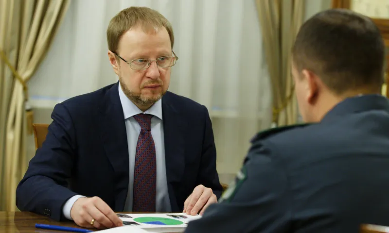 Губернатор Алтайского края поручил региональным органам власти усилить контроль за качеством сельхозпродукции, поступающей в социальные учреждения