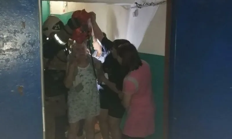 Девять человек спасены на пожаре в Бийске