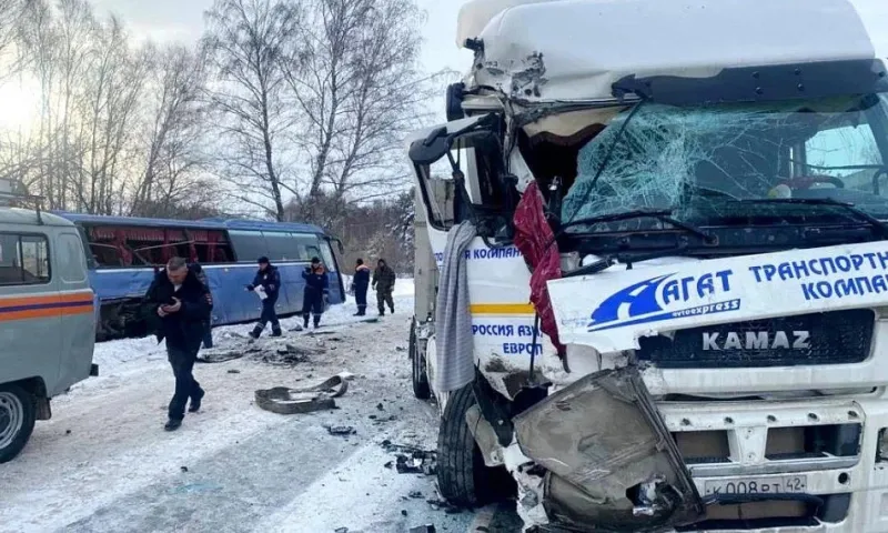 В автобусе, попавшем в ДТП в Искитимском районе Новосибирской области, ехала детская сборная по плаванию из Новосибирска