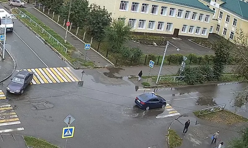 Светофоры начали устанавливать возле бийских школ