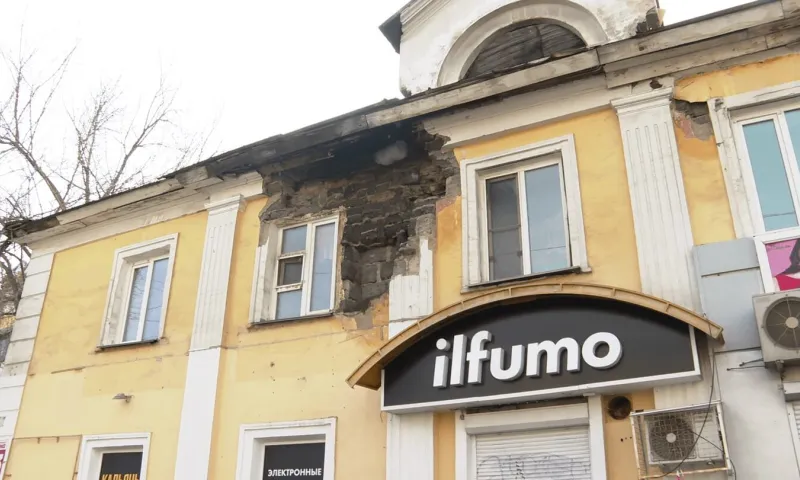 Многоквартирный дом в Барнауле, у которого обрушился фасад, расселят