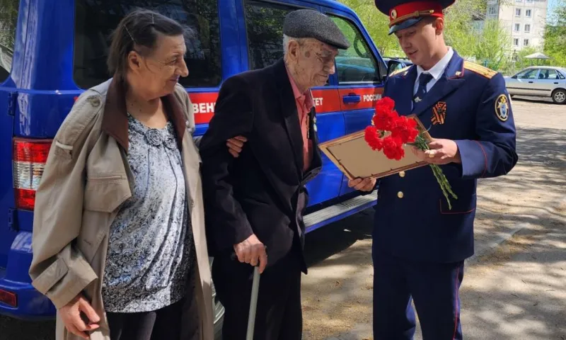 100-летнего ветерана Великой Отечественной войны из Рубцовска поздравили с Днём Победы