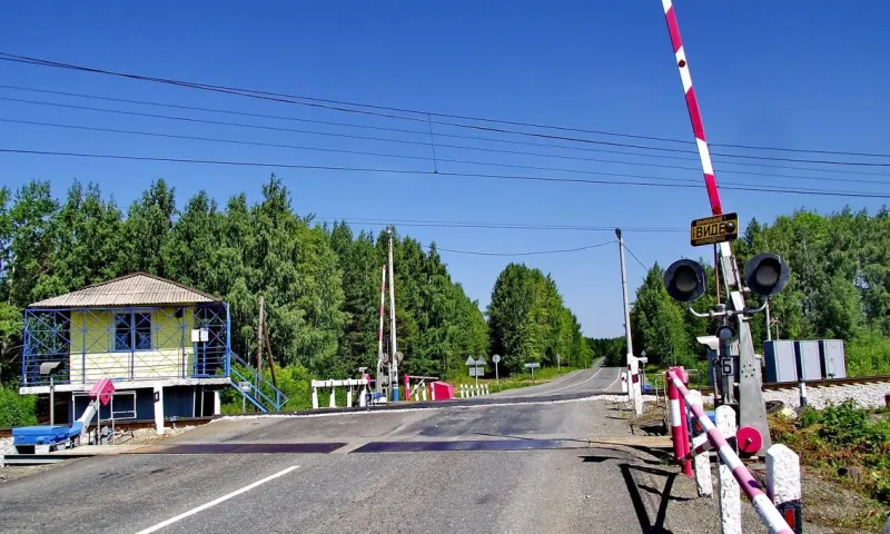 Железнодорожный переезд, связывающий четыре алтайских села, отремонтируют этим летом