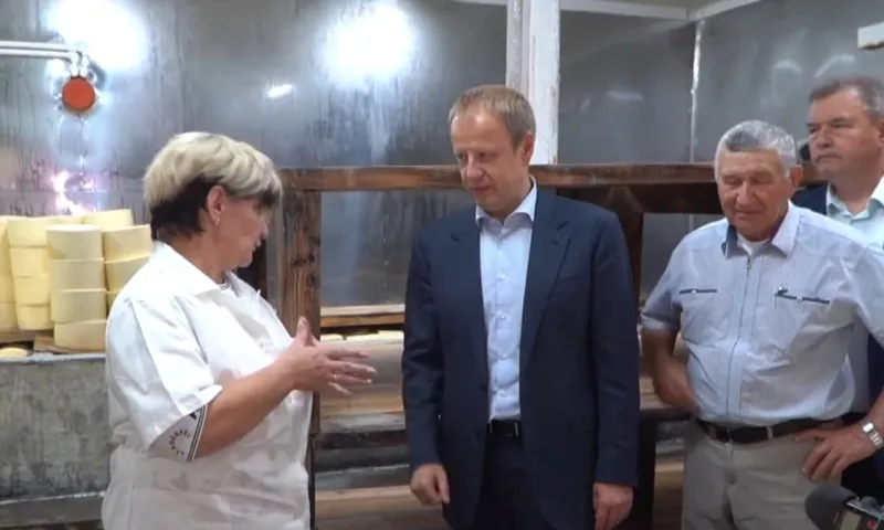 Виктор Томенко посетил соцобъекты и уникальные предприятия Петропавловского района 