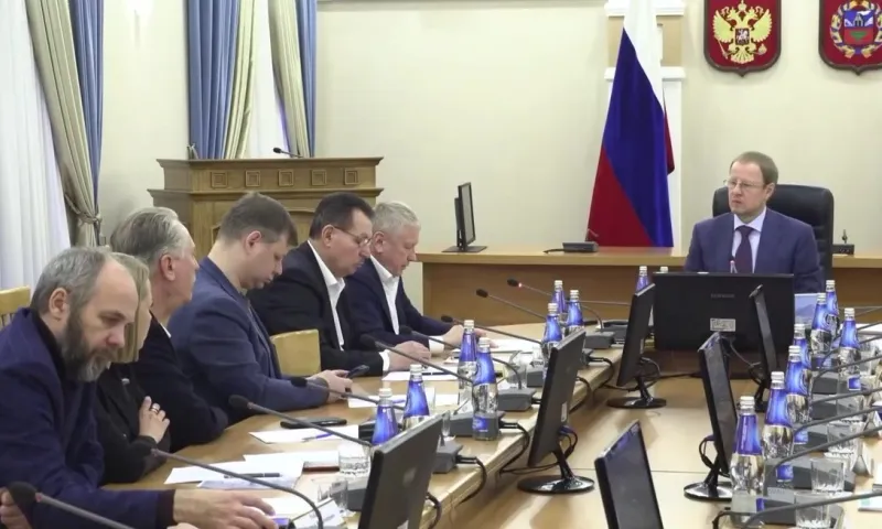 Губернатор Виктор Томенко провел встречу с Советом Общественной палаты Алтайского края