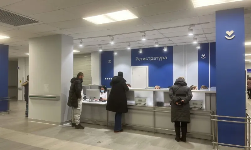 Всех желающих не смогли прикрепить к новой поликлинике в Барнауле