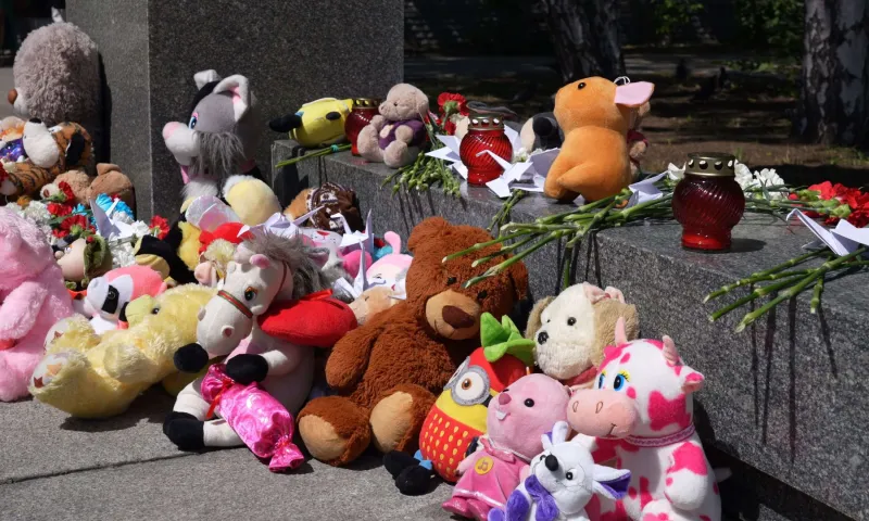 Память погибших в Донбассе детей почтили в Барнауле