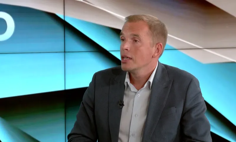 «Интервью дня»: руководитель фракции «Справедливая Россия – За правду» в АКЗС Александр Молотов