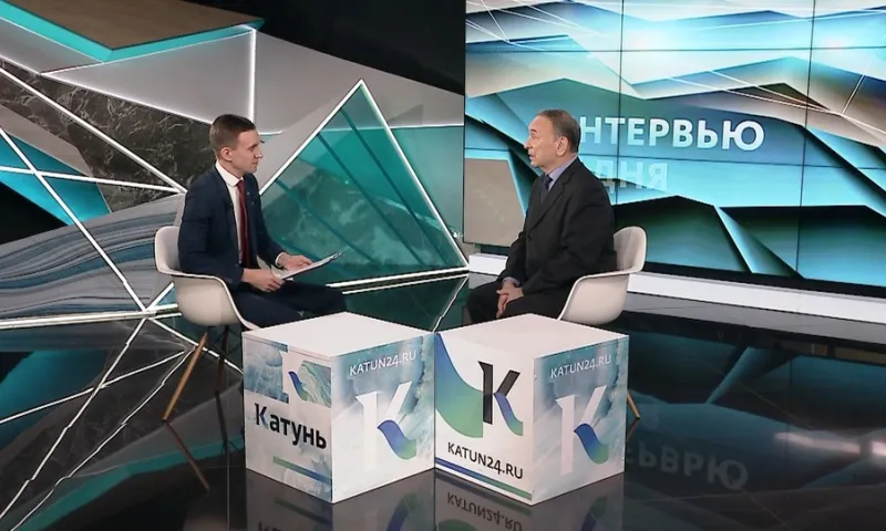 О вакцинации и пандемии коронавируса рассказал доктор медицинских наук и профессор АГМУ Михаил Неймарк
