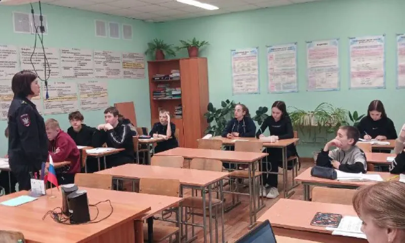 Транспортные полицейские присоединились к акции «Студенческий десант» в Алтайском крае