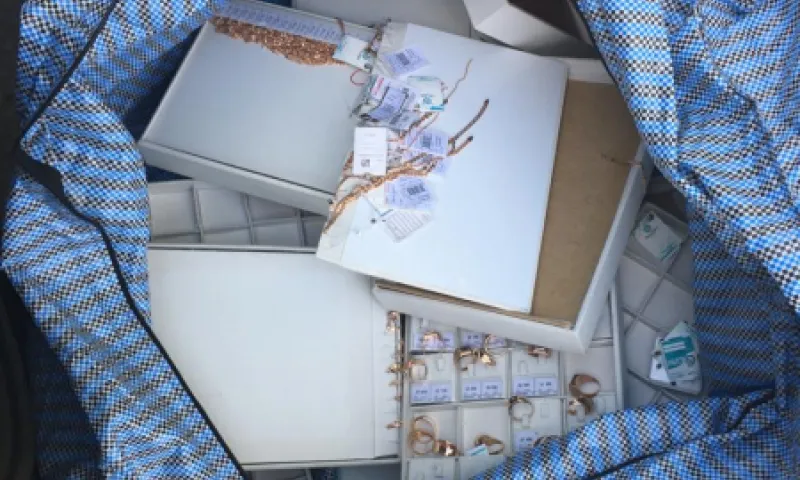 Жители Алтайского края грабили ювелирные магазины в Новосибирске