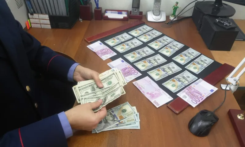 Восемь лет и месяц колонии строгого режима получил бывший заминистра строительства и ЖКХ Алтайского края Андрей Голубцов