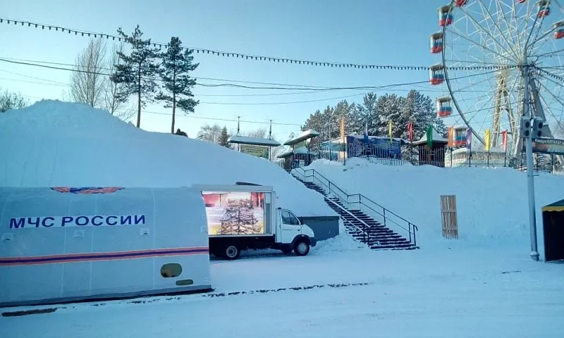 Пункт обогрева открыло МЧС на площади Сахарова в Барнауле