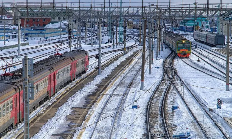 Расписание пригородных поездов в Алтайском крае изменится в новогодние праздники