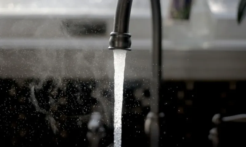 Без горячей воды на сутки остались жители центральной части Барнаула