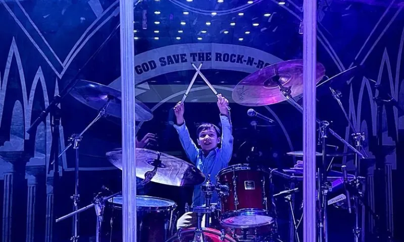 Still Rocking You: участник одного из сезонов шоу «Голос» и шоу «Один в один» выступил в Барнауле