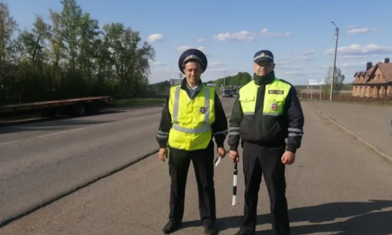Водителю с инсультом помогли полицейские в Алтайском крае