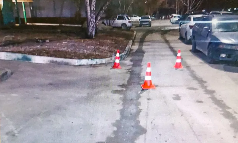 Юный барнаулец на электросамокате не справился с управлением
