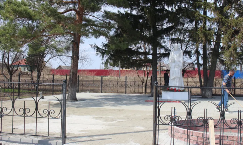 Памятники и мемориалы ремонтируют в Барнауле