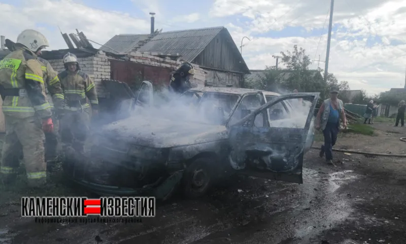 Автомобиль сгорел в Камне-на-Оби
