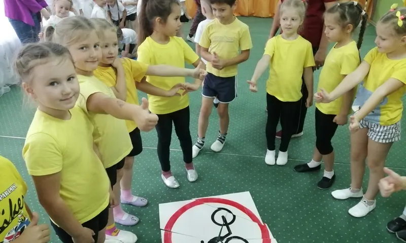 Полицейские Рубцовска провели эстафету на знание ПДД  для дошкольников 