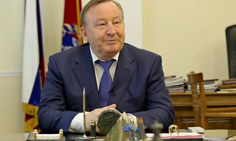 Экс-главе Алтайского края, сенатору Александру Карлину вручили награду за развитие парламентаризма
