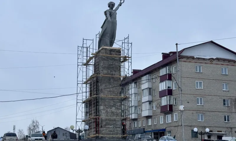 Монумент «Родина-мать» отремонтировали в Камне-на-Оби
