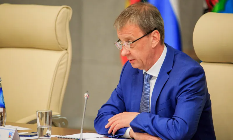 В администрации Барнаула обсудили вопрос переселения граждан из ветхого и аварийного жилья