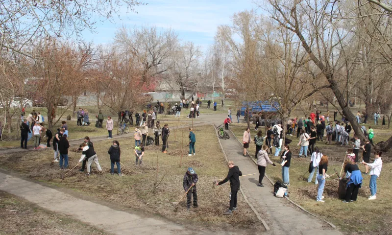 В Барнауле прошёл общегородской субботник