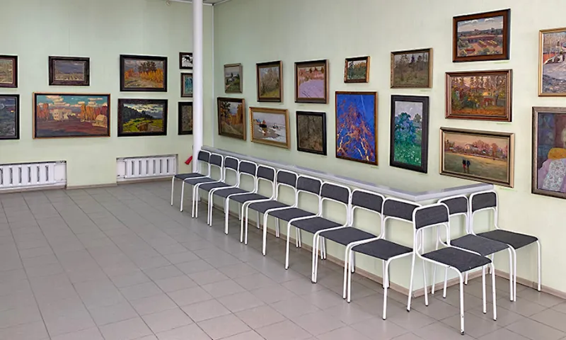 Выставка живописи, графики и скульптуры старейших алтайских мастеров проходит в Барнауле