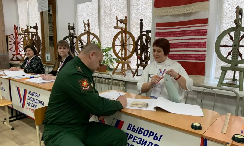 Владимир Громов проголосовал на выборах президента России