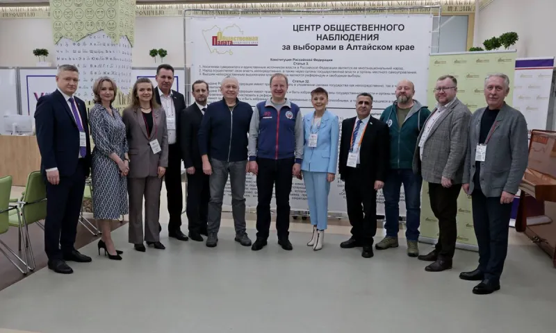 Виктор Томенко посетил центр общественного наблюдения за выборами в Алтайском крае