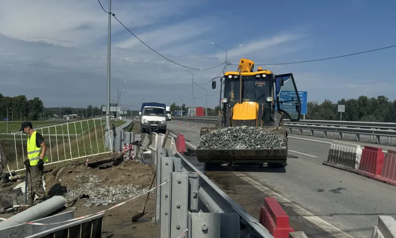 Дорожники восстановили размытое дождями земполотно на Чуйском тракте в Алтайском крае