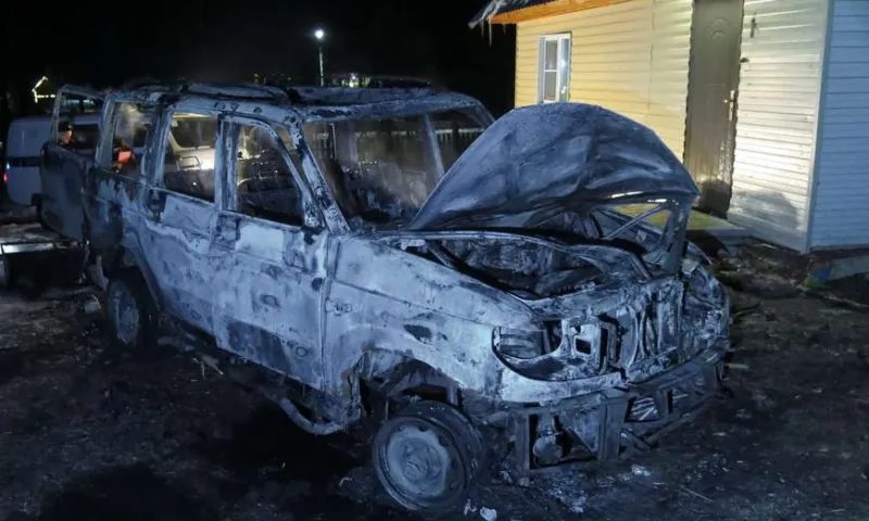 Поджогом автомобиля закончились разборки двух новосибирцев на Алтае