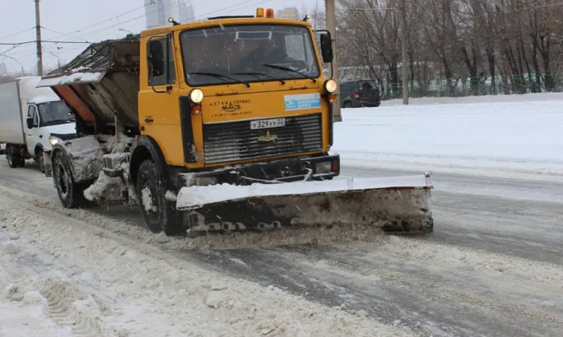 Барнаульские дорожники работают в усиленном режиме