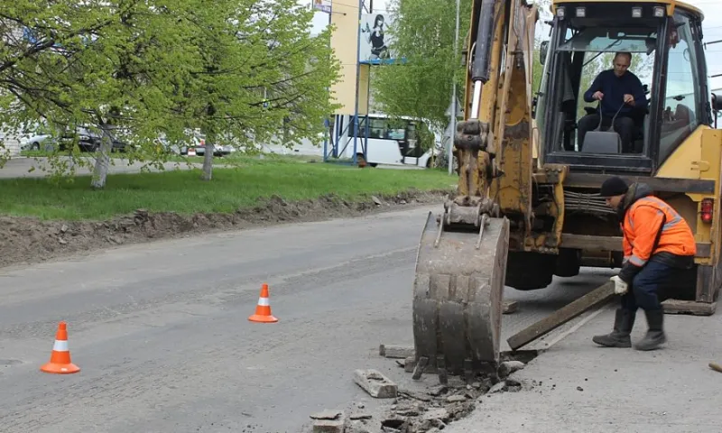 Капремонт дороги по улице Аносова продолжают в Барнауле