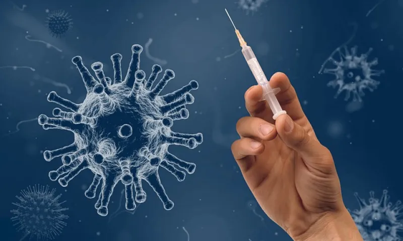 Алтайским медикам будут доплачивать за вакцинацию пациентов от коронавируса