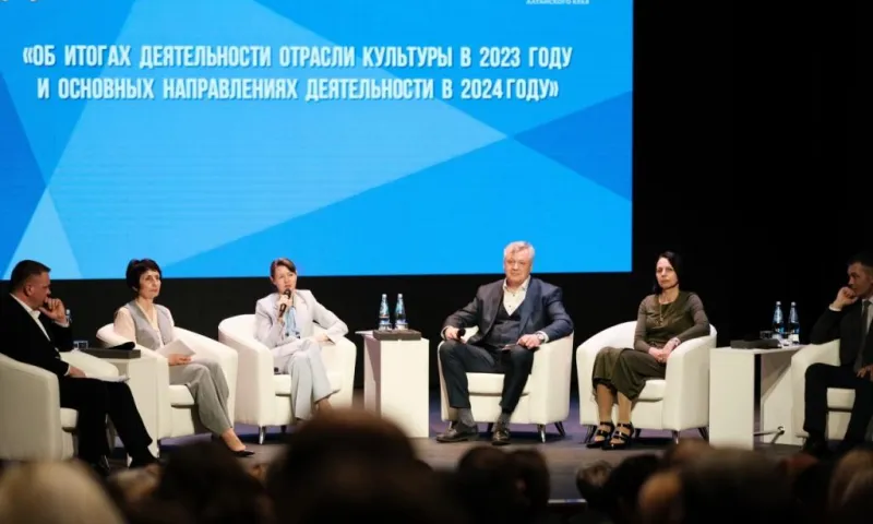 Число посетителей библиотек и театров увеличилось в Алтайском крае